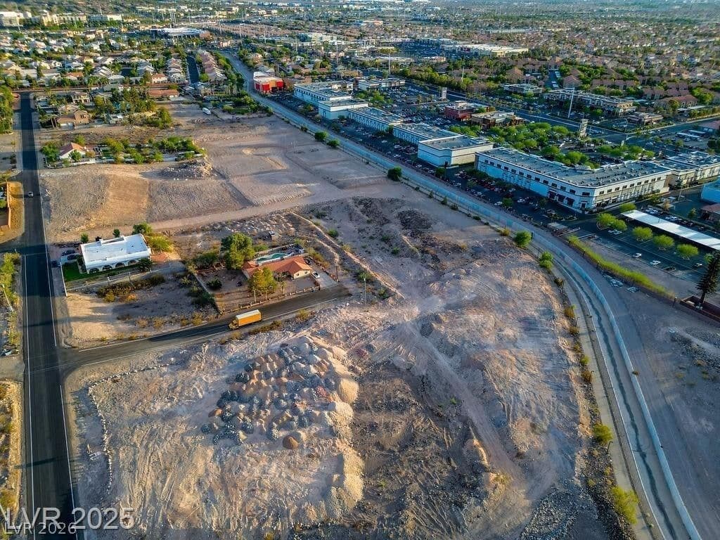 Delano Drive photo 3