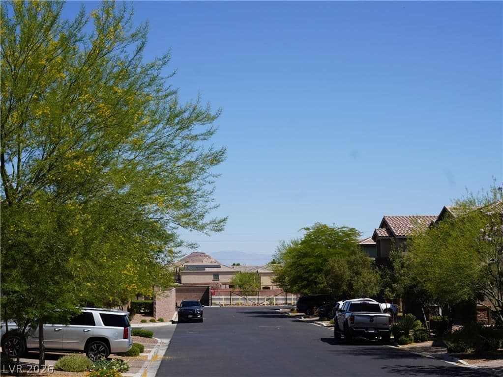9253 Romance Diamond ST photo 4