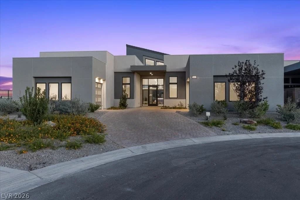 10907 Rossa Peak Avenue photo 3