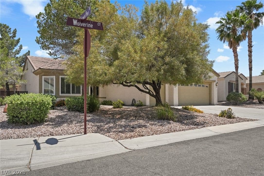 2032 Wolverine Court photo 3