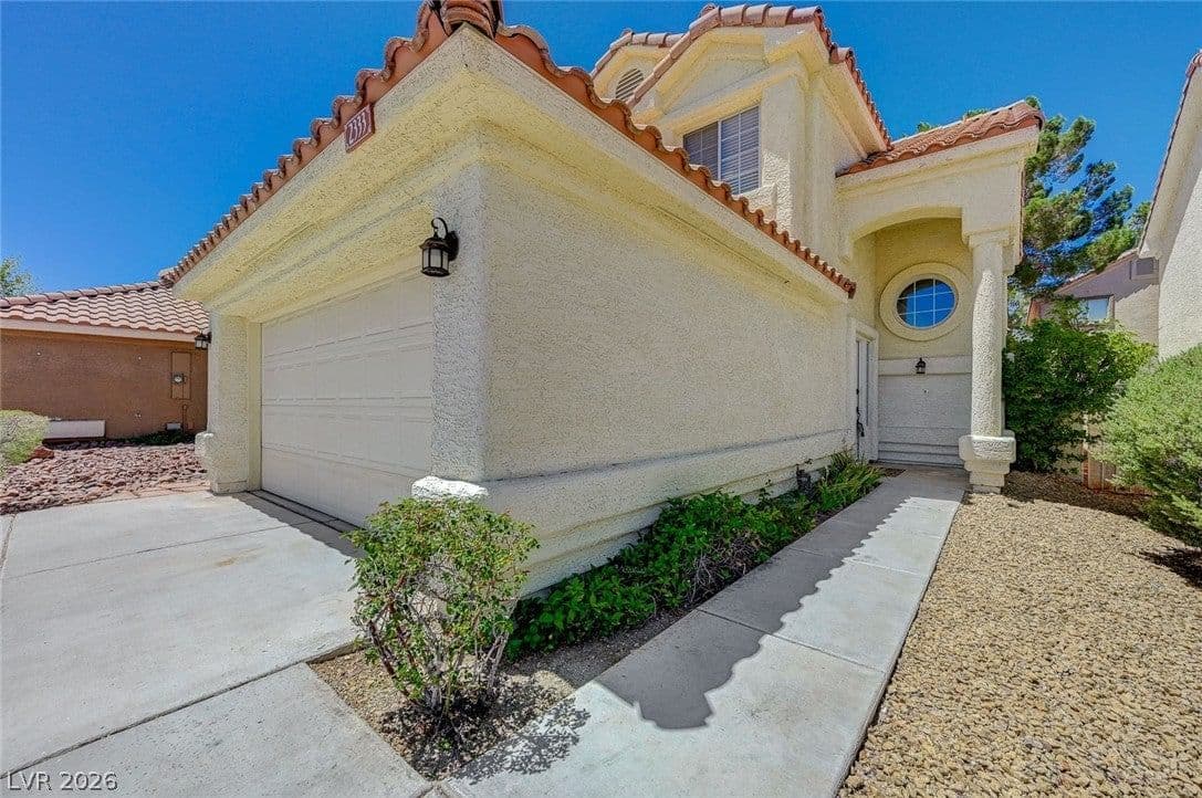 2333 Jasmine Garden Drive photo 4