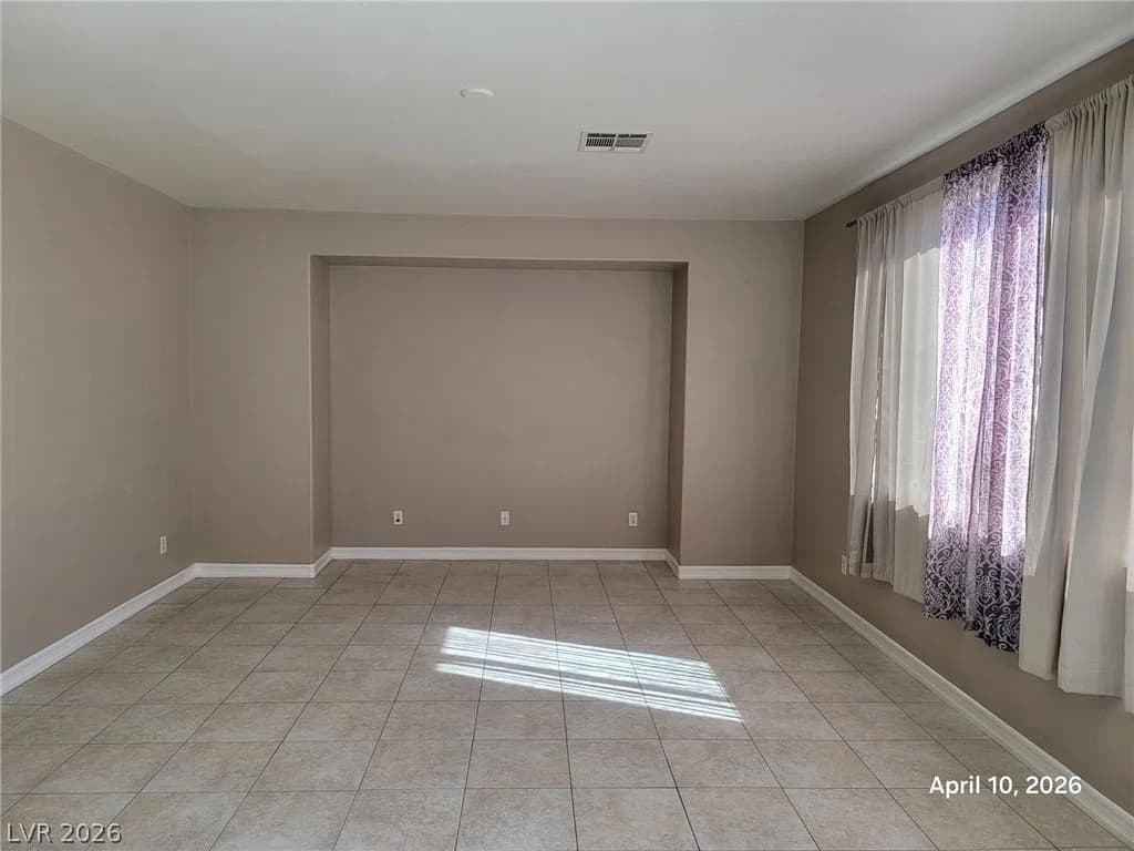 7946 Skyline View Court photo 2