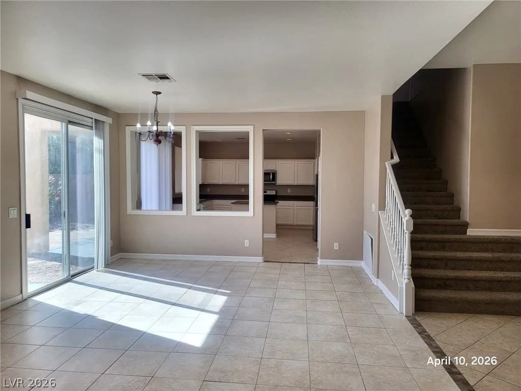 7946 Skyline View Court photo 3