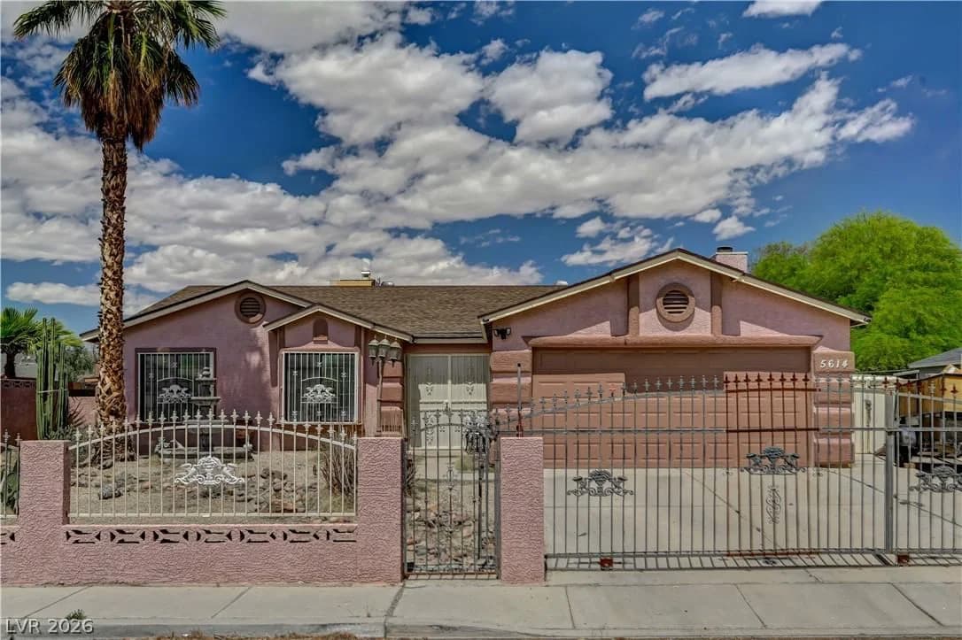 5614 Grossmont Avenue photo 2
