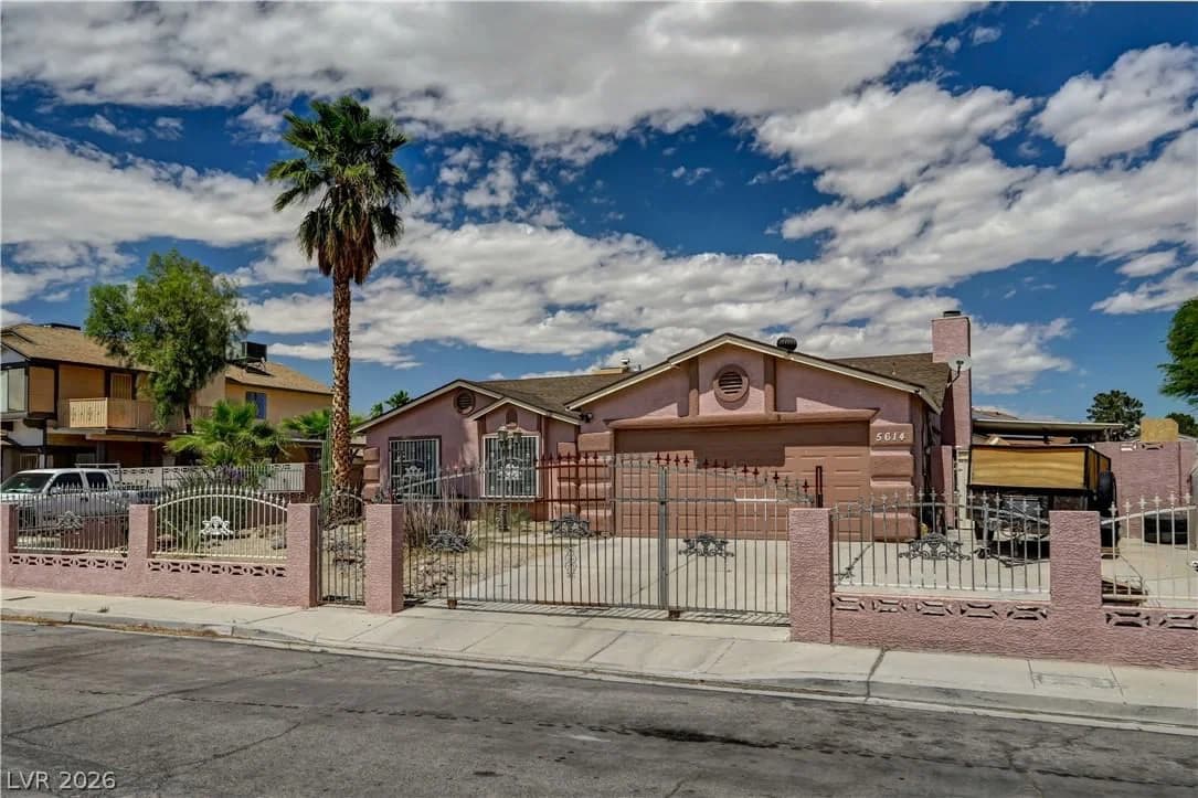 5614 Grossmont Avenue photo 4