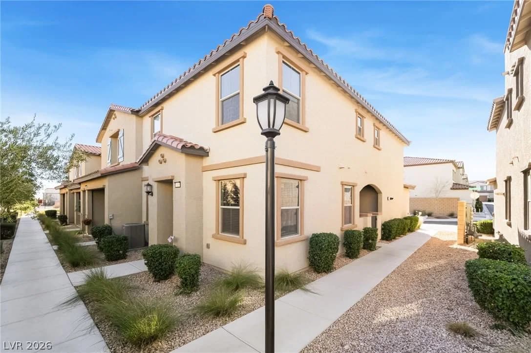 8680 Giant Causeway Avenue photo 4