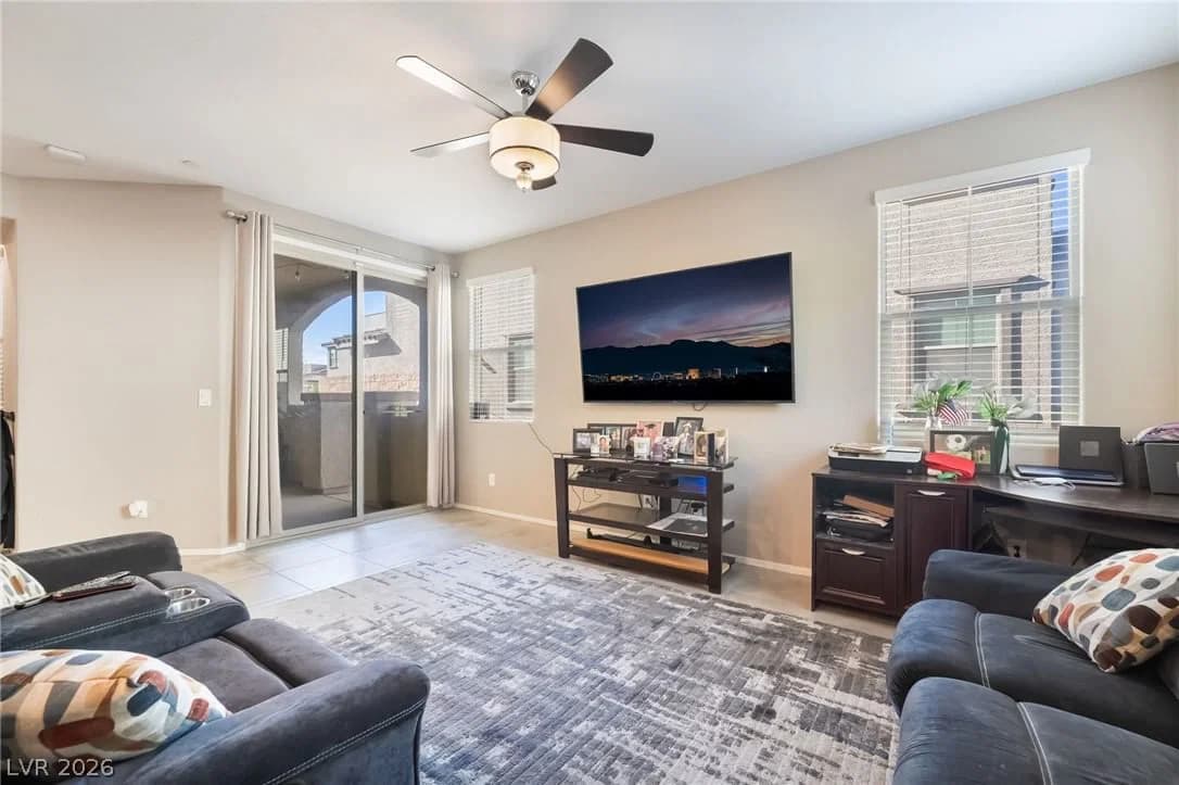 8680 Giant Causeway Avenue photo 5