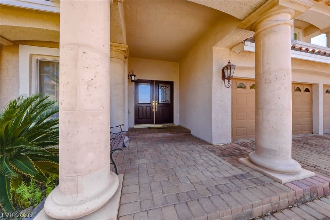 10999 Holyrood Court photo 2