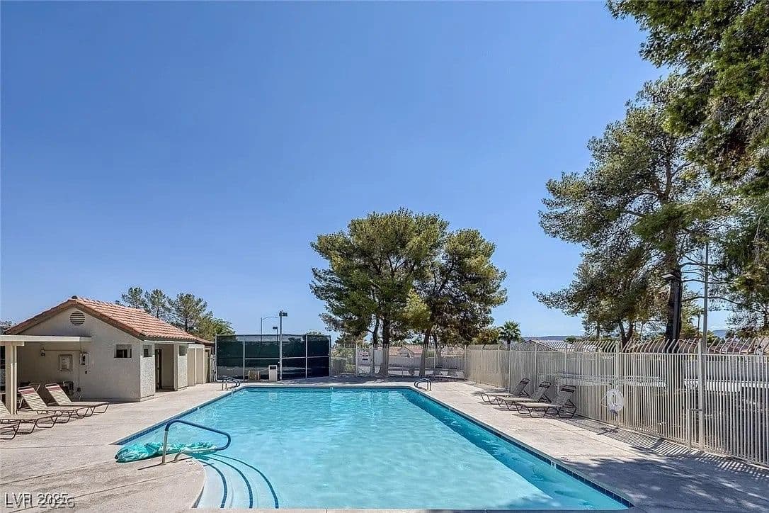 512 Macbrey Drive photo 5