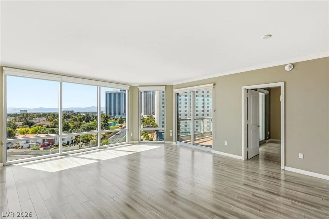 322 Karen Avenue photo 2