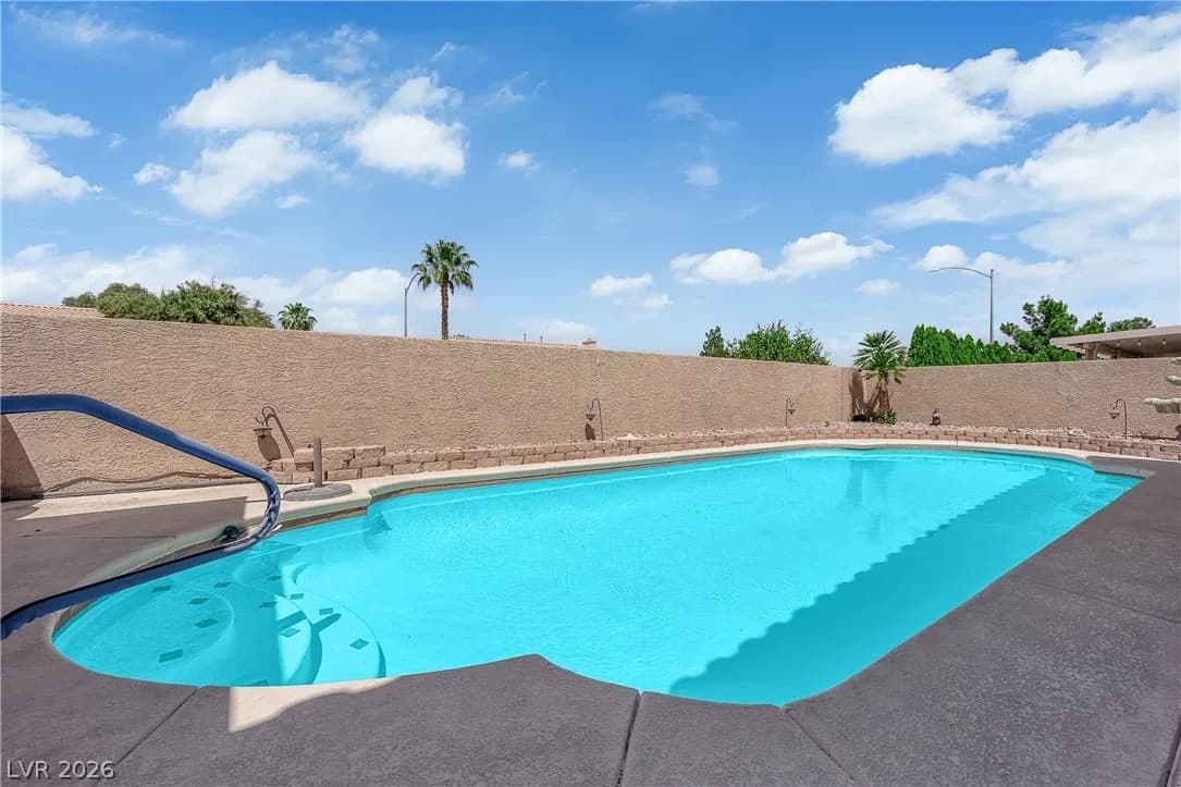 8739 Coldwater Canyon Court photo 2