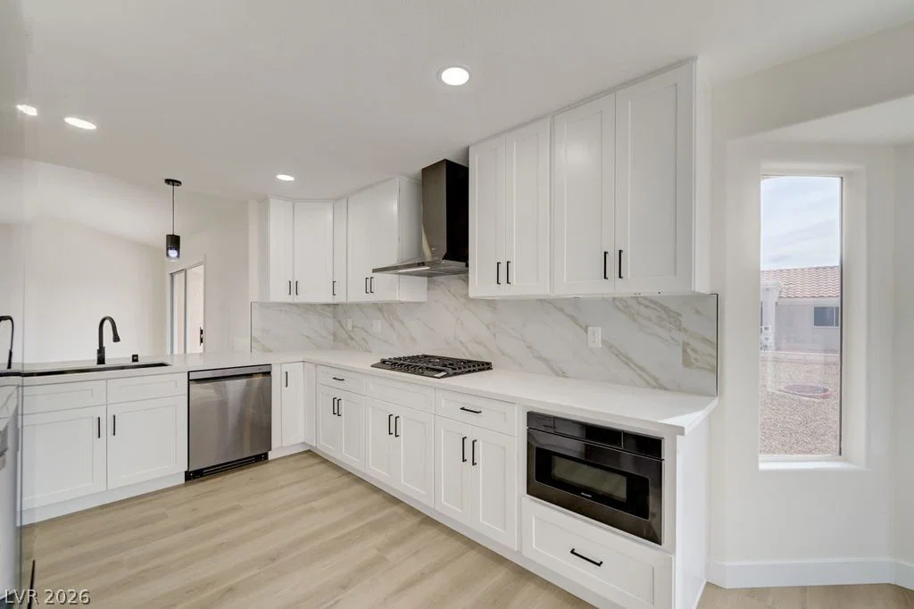 8901 Villa Ridge Drive photo 2