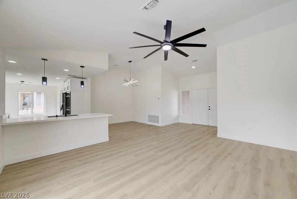 8901 Villa Ridge Drive photo 5
