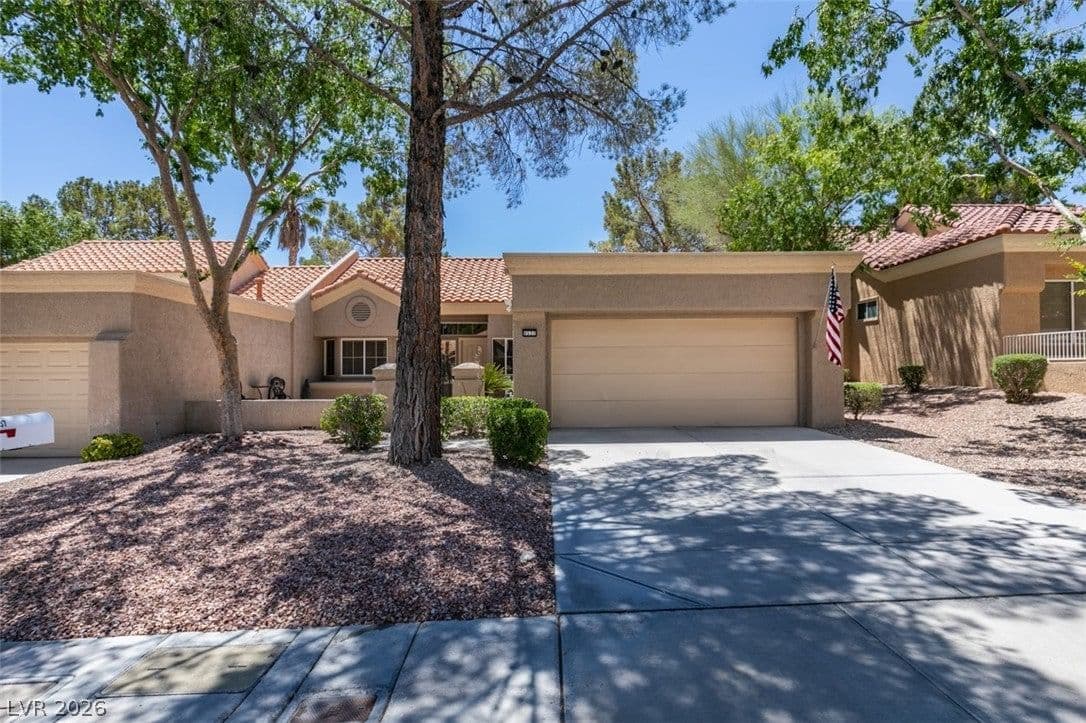 9537 Eagle Valley Drive photo 2