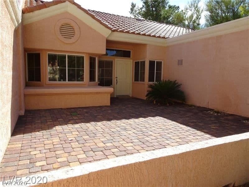 9537 Eagle Valley Drive photo 3