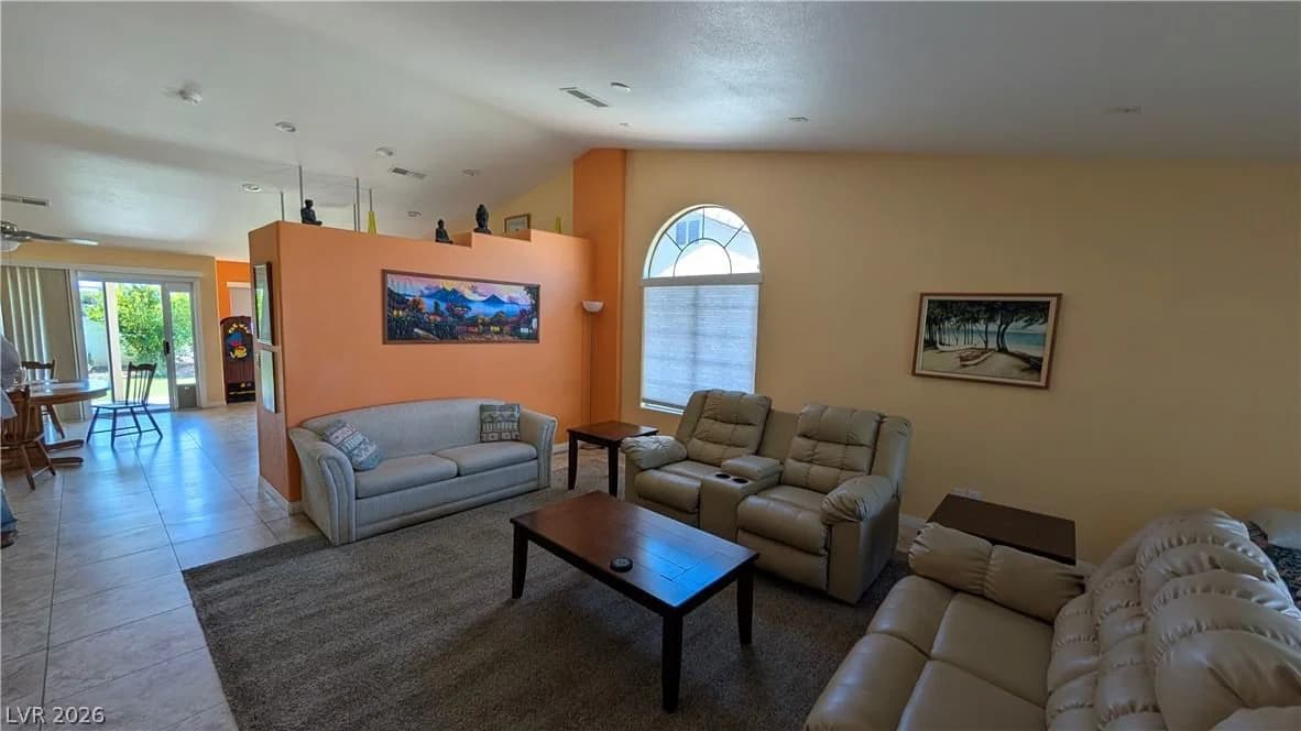 1061 PIKES PEAK Court photo 3