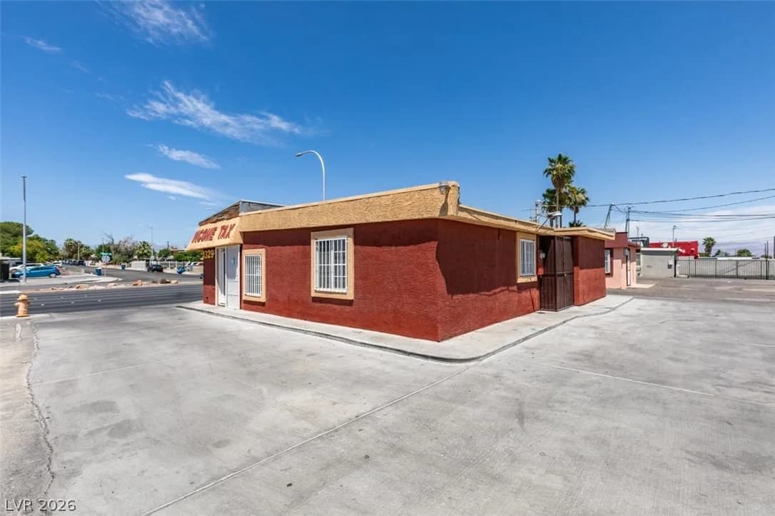 1329 Eastern Avenue photo 4