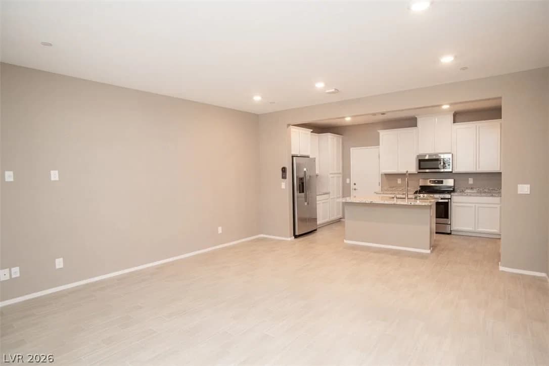 9 Alamere Falls Drive photo 2