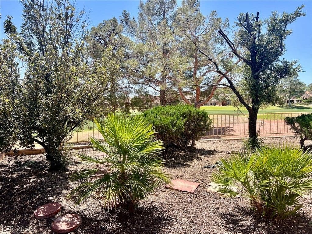 2712 Crown Ridge Drive photo 3