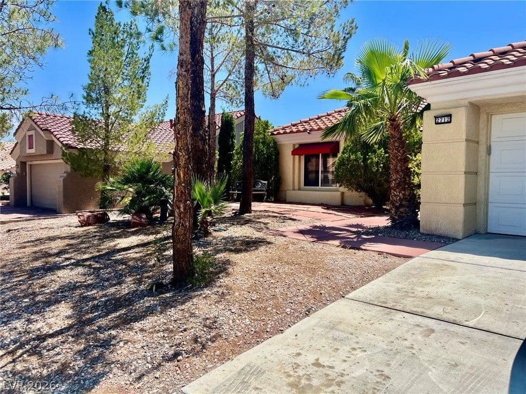 2712 Crown Ridge Drive photo 5