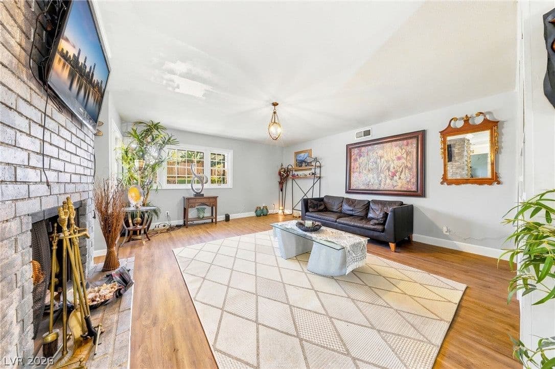 1631 Ottawa Drive photo 3