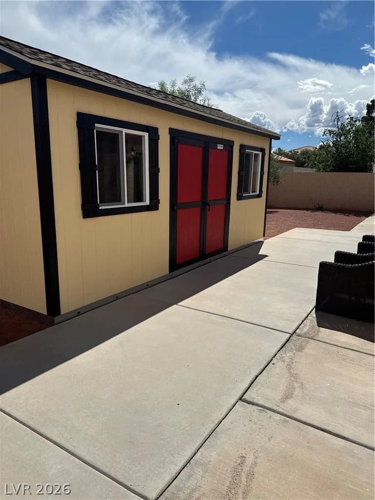 5105 Desert Inn Road photo 3