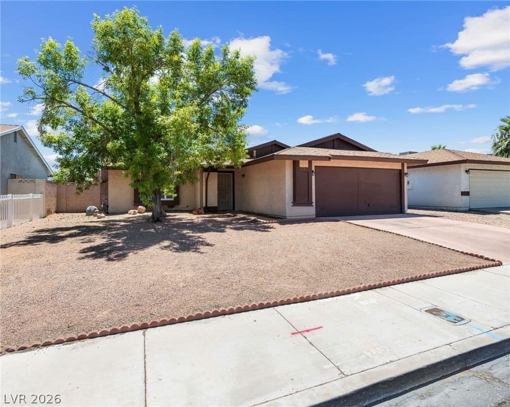 6371 Viking Road photo 4