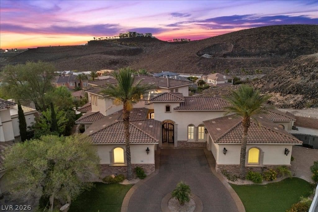 775 Clove Court photo 4