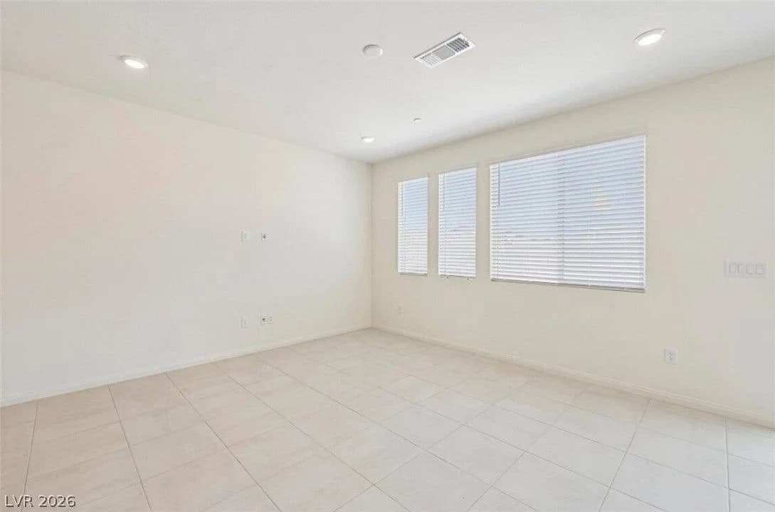 10388 Arete Avenue photo 3