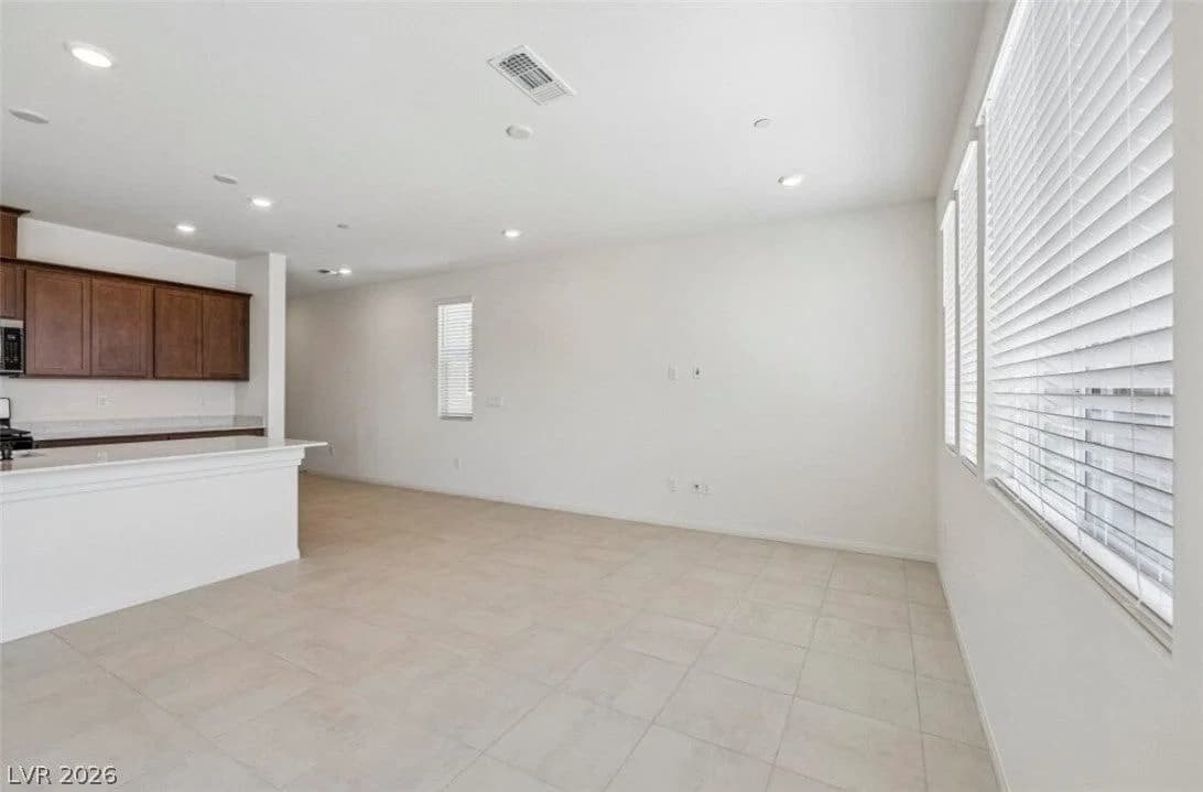 10388 Arete Avenue photo 4