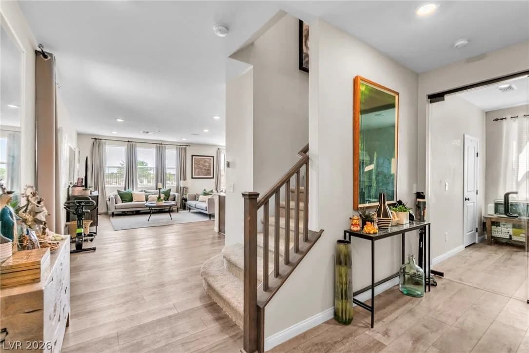 1223 Great Hollow Avenue photo 4