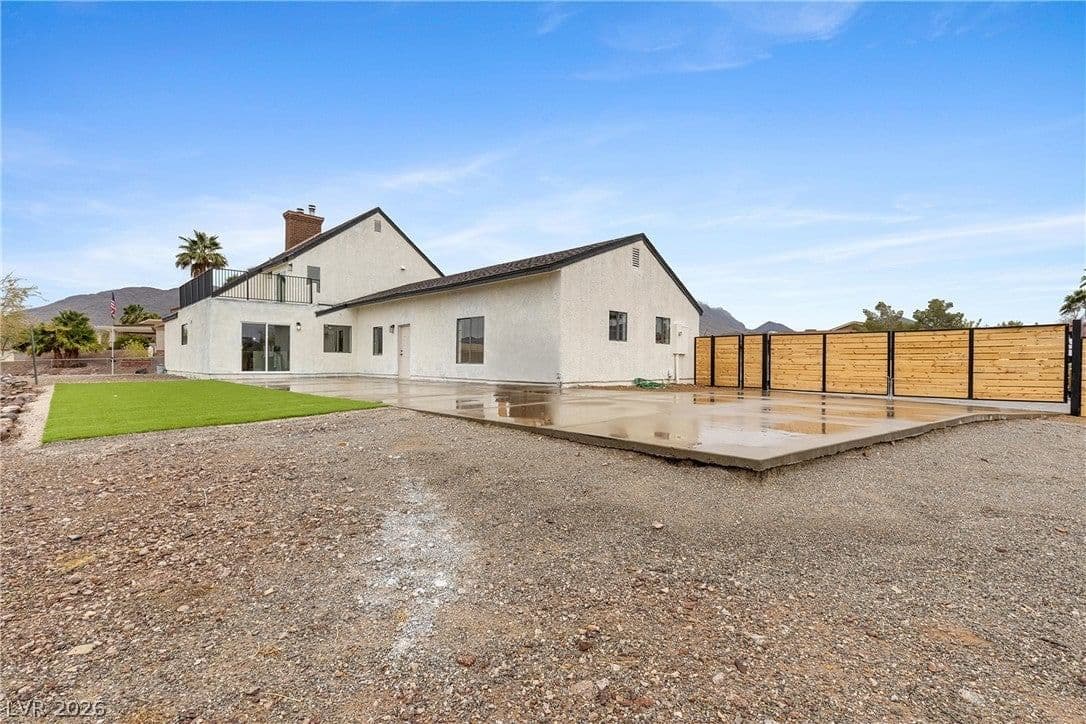 1212 Santa Ynez Avenue photo 2