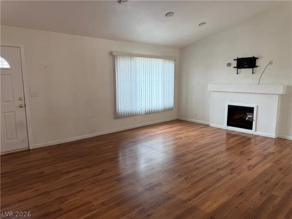 6225 Cedarwood Avenue photo 3