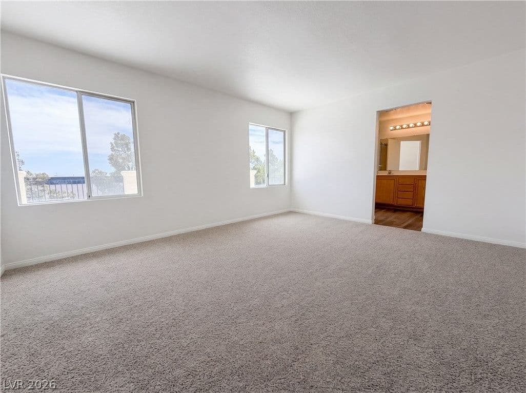 5338 Lindsay Heights ST photo 4