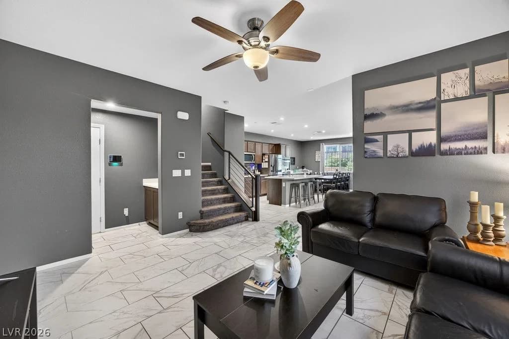 10582 Sariah Skye Avenue photo 3