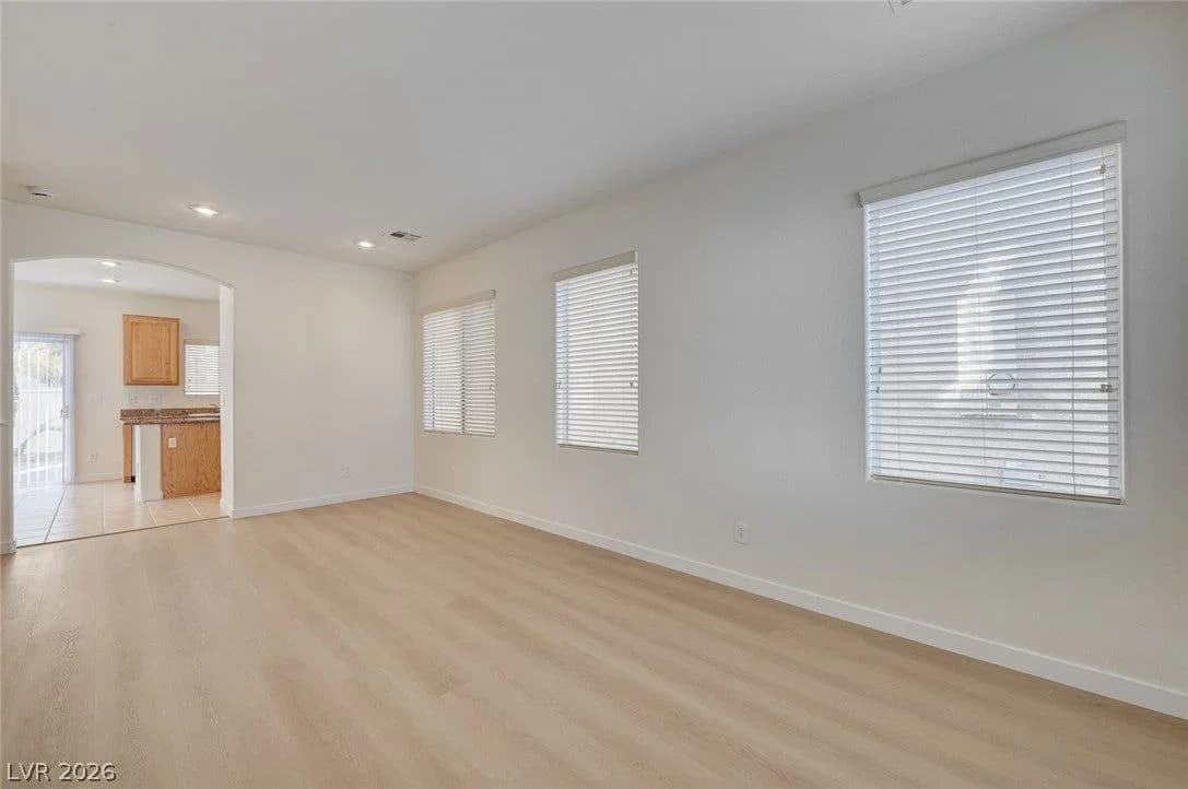 5389 Encino Springs Avenue photo 2