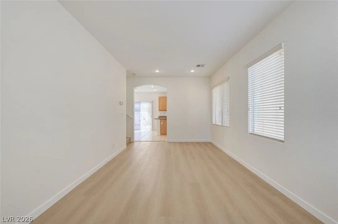 5389 Encino Springs Avenue photo 3