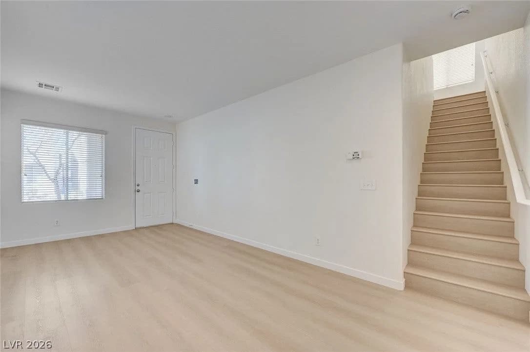 5389 Encino Springs Avenue photo 4