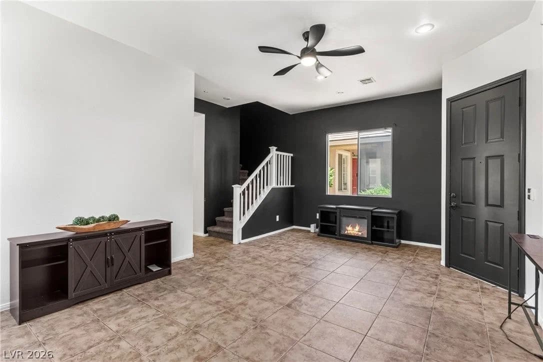 688 Canfield Point Avenue photo 4