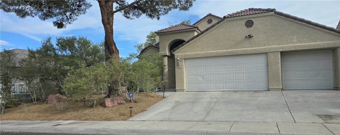 7733 Bentonite Drive photo 2