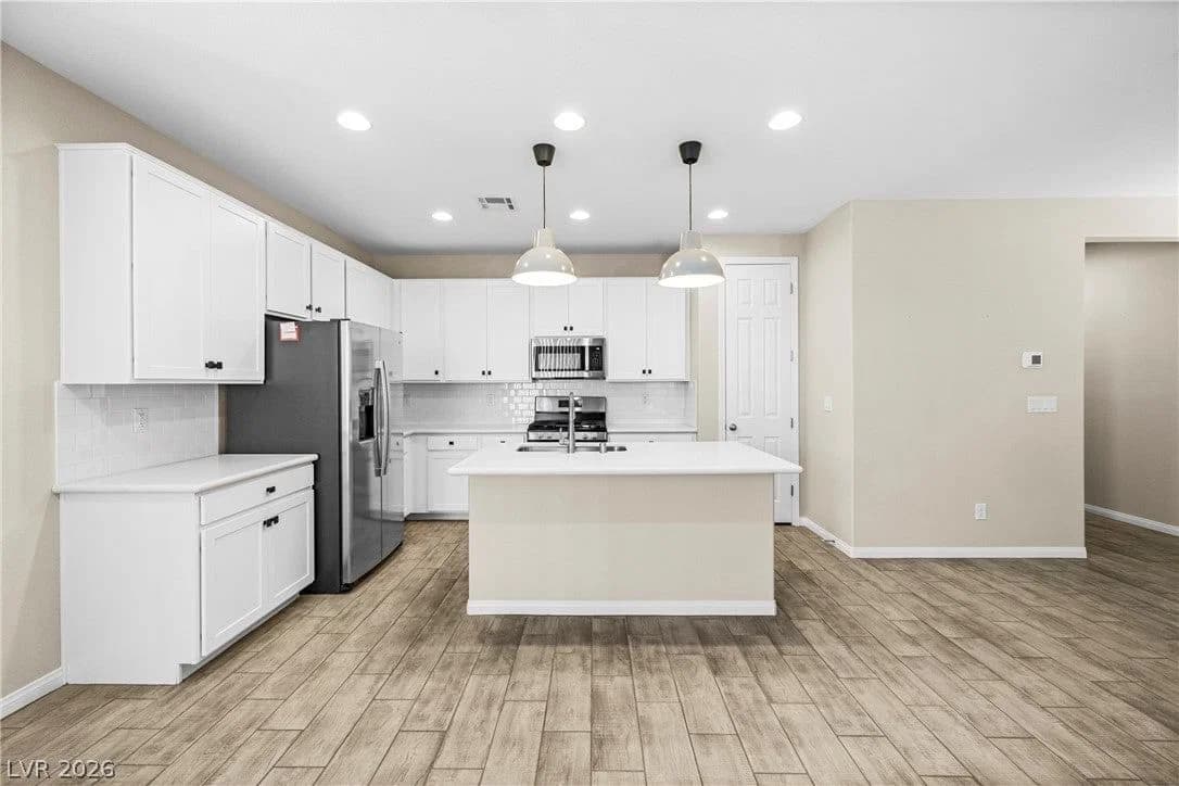 10334 Apefly Street photo 5