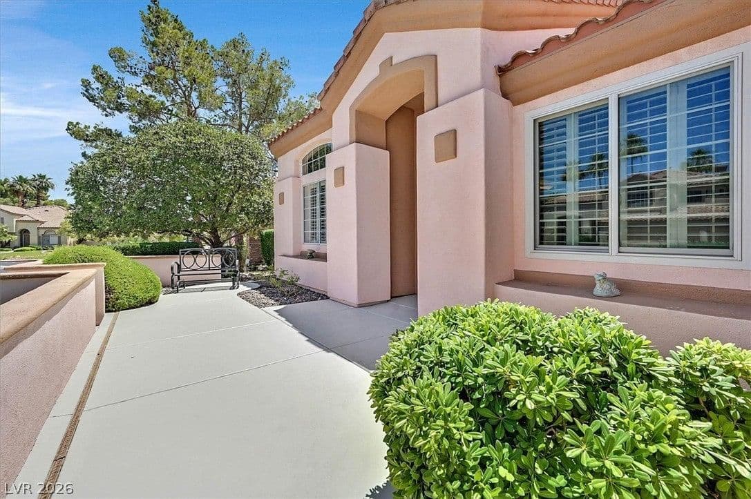 1925 Spyglass Drive photo 2