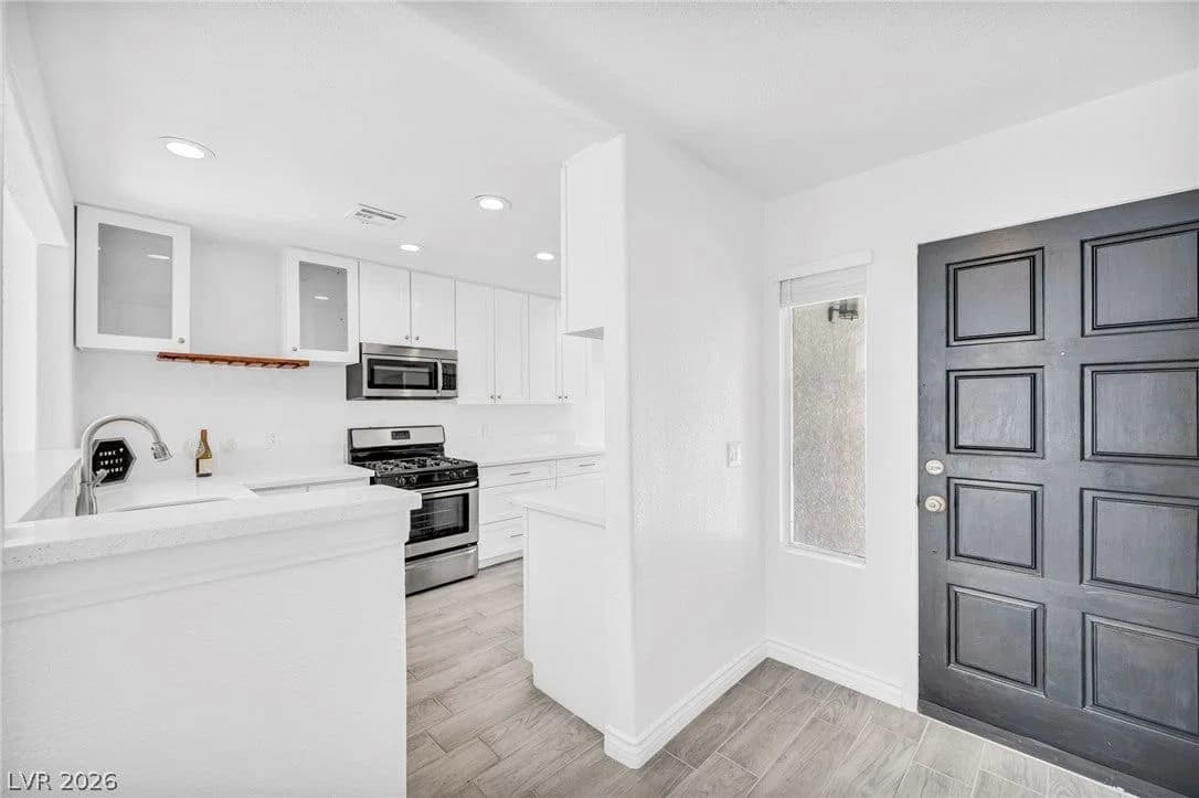 2124 Brighton Shore Street photo 3