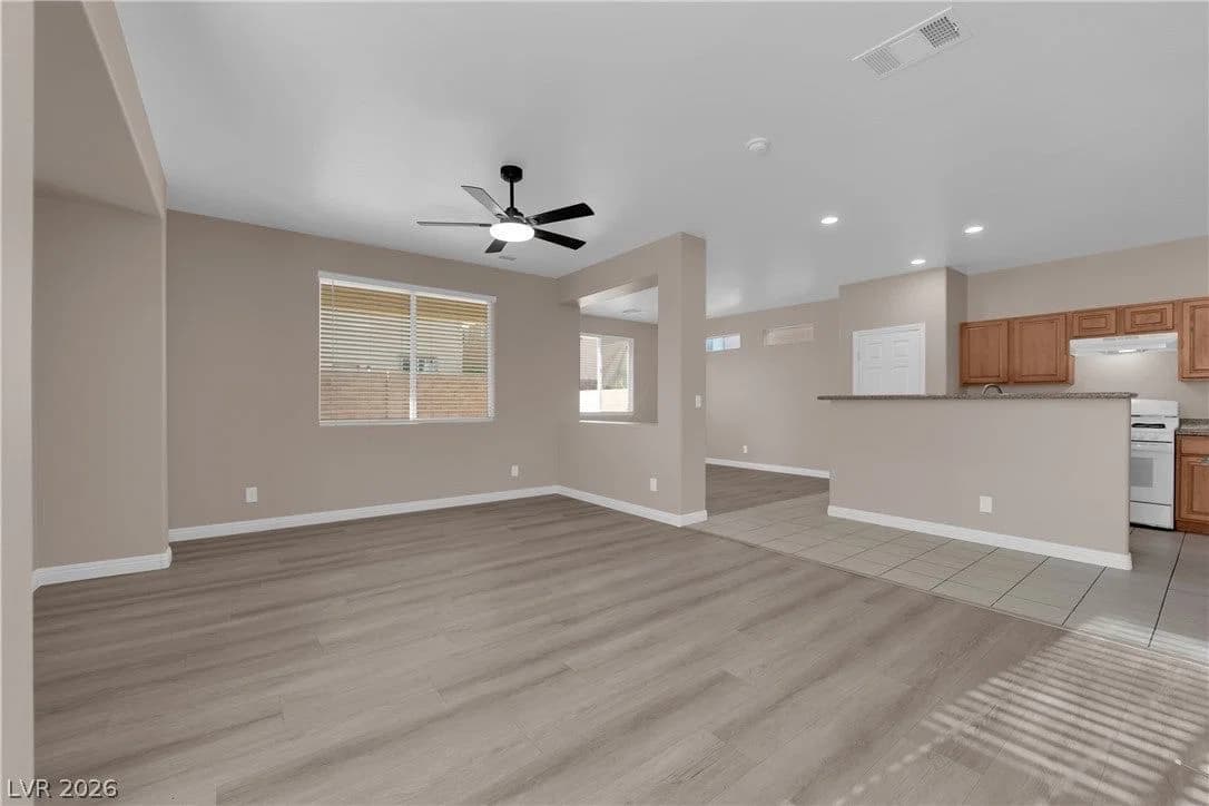 9018 Toast Avenue photo 3