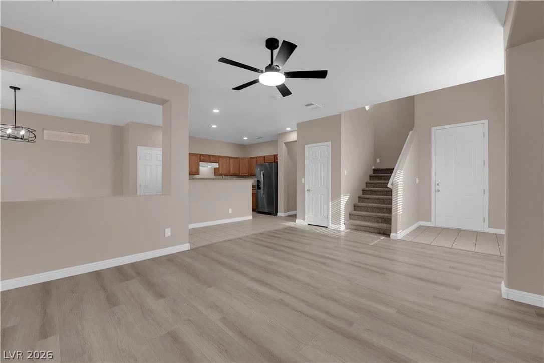 9018 Toast Avenue photo 4