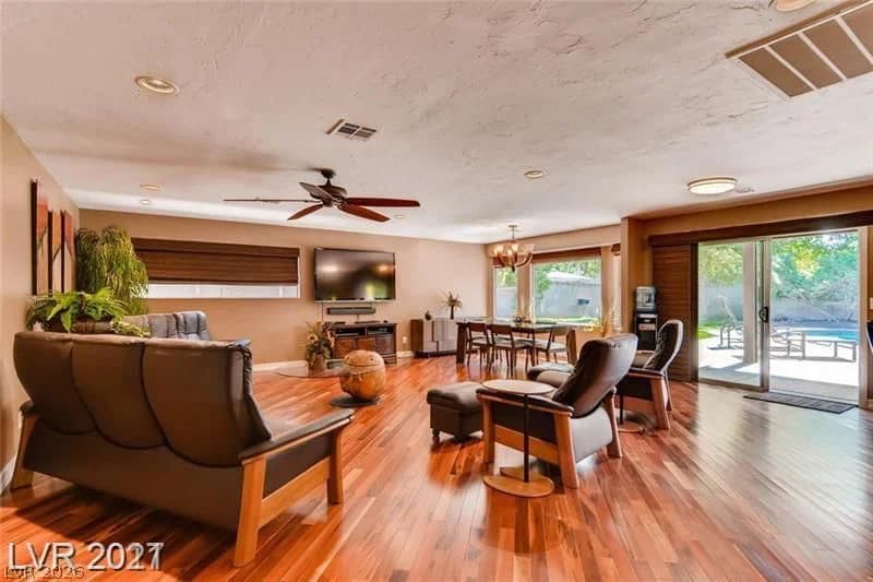 121 Mulberry Drive photo 5