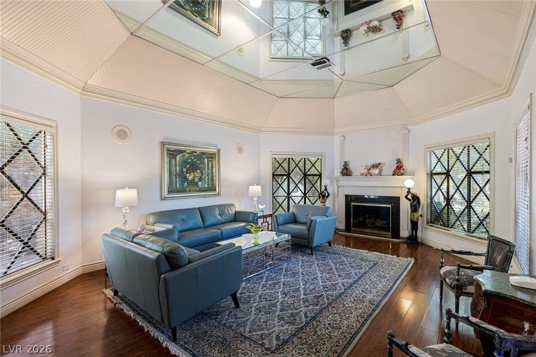 221 Dalmatian Lane photo 4