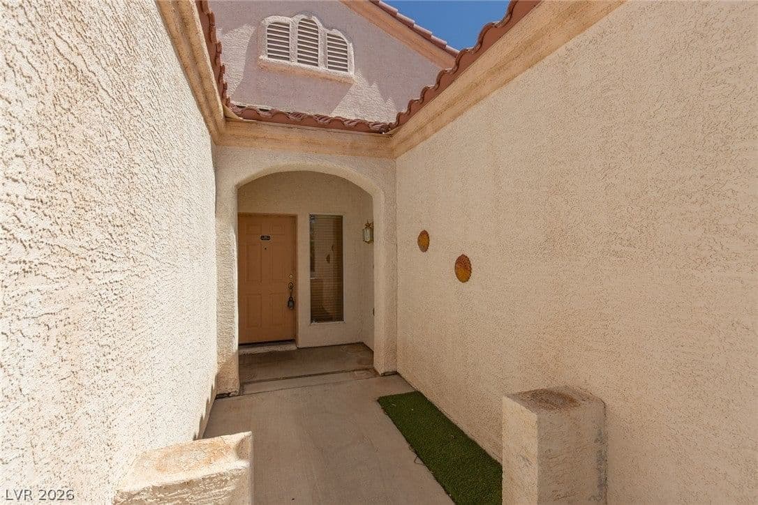 8108 PAINTED CLAY Avenue photo 3