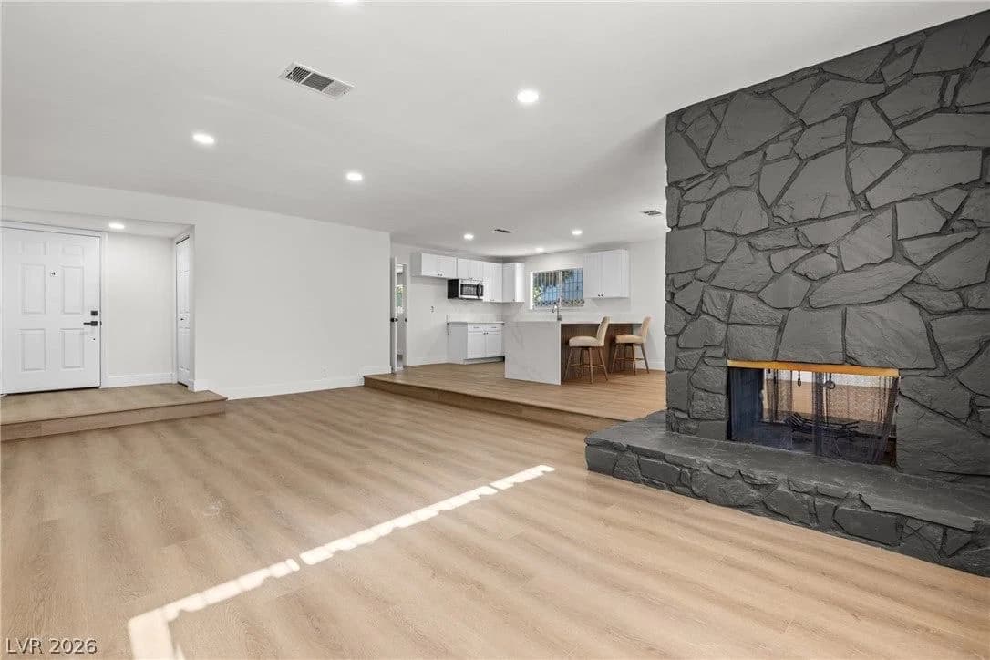 4681 Lancer Way photo 3