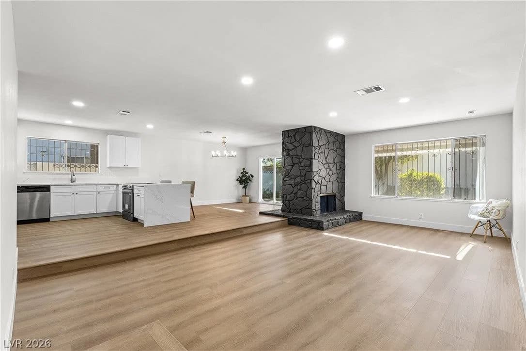 4681 Lancer Way photo 2